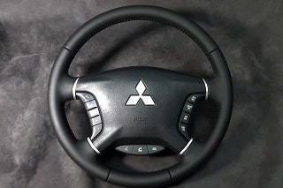 Перетяжка руля Митсубиси Паджеро натуральной кожей шов елочка